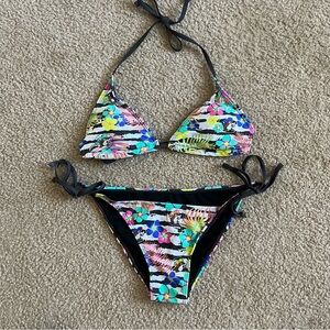 Buc-ee’s triangle bikini